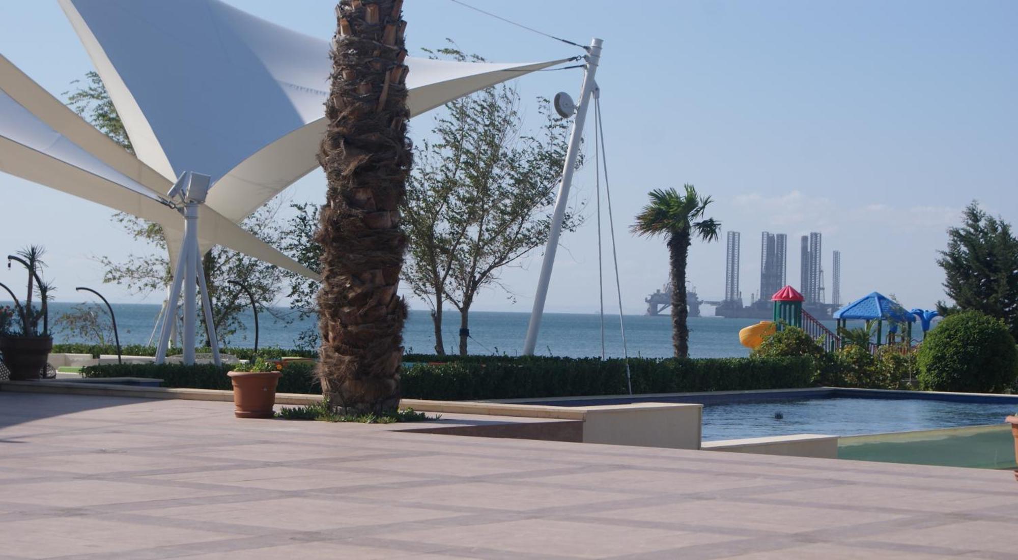 The Crescent Beach Hotel Baku Exterior foto