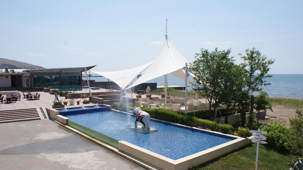 The Crescent Beach Hotel Baku Exterior foto